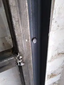 réaliser une grille en métal