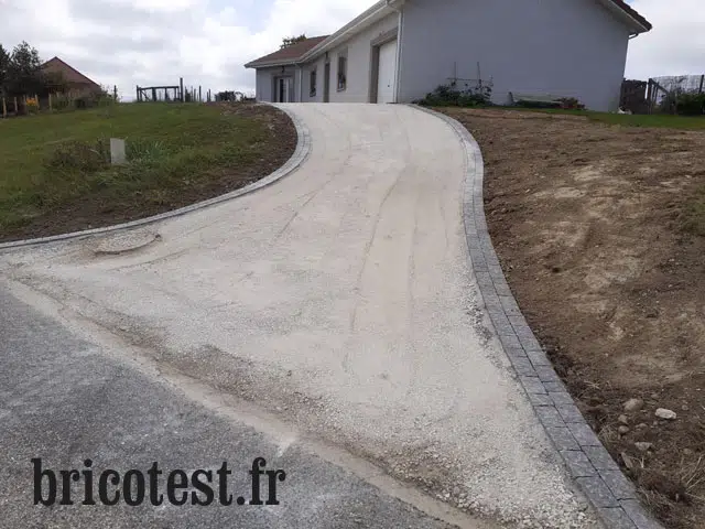 Préparation de la surface pour l'enrobé