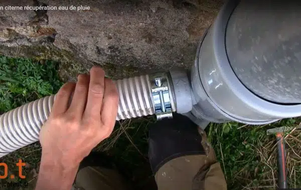 Installation d'une citerne souple de récupération d'eau de pluie sous une terrasse
