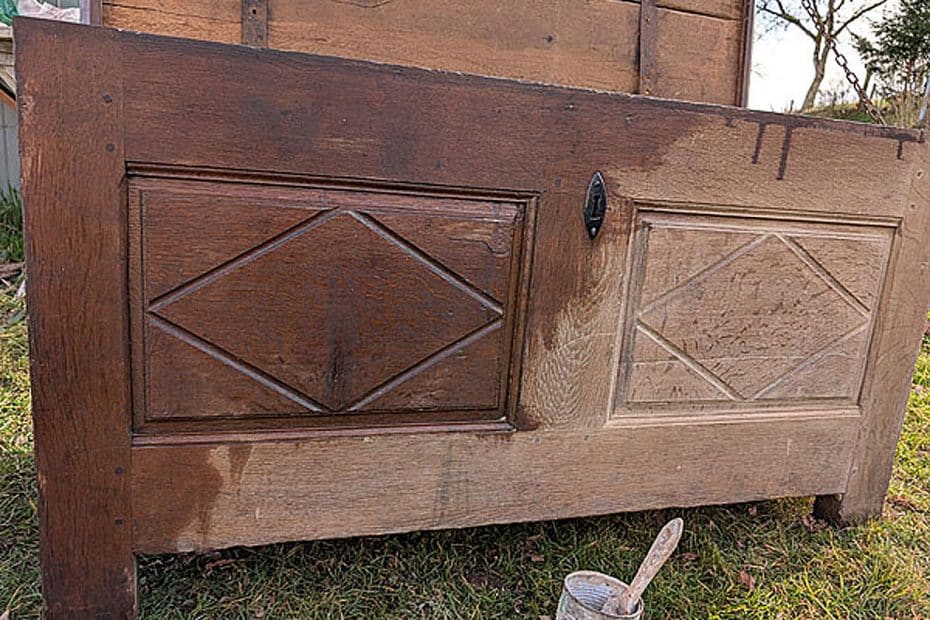 restaurer coffre ancien