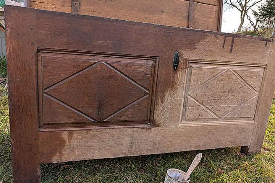 restaurer coffre ancien