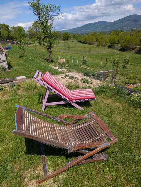rénover chaise longue bois